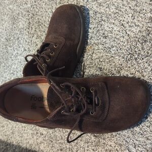 Suede brown tie shoes